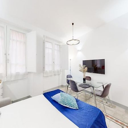 Apartment Nearby Historic Center - 2 Private Bathrooms Cagliari Ngoại thất bức ảnh